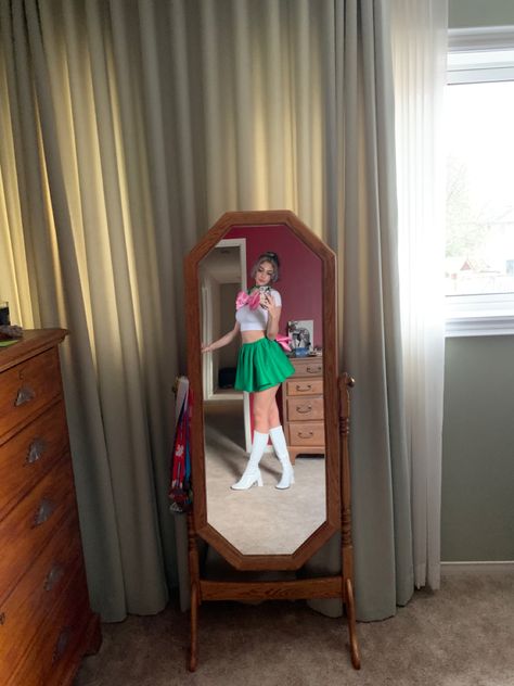 Sailor Moon Halloween Costumes, Jupiter Costume, Sailor Jupiter Costume, Sailor Moon Halloween Costume, Sailor Mars Costume, Moon Halloween Costume, Sailor Jupiter Cosplay, Sailor Moon Halloween, Sailor Moon Makeup