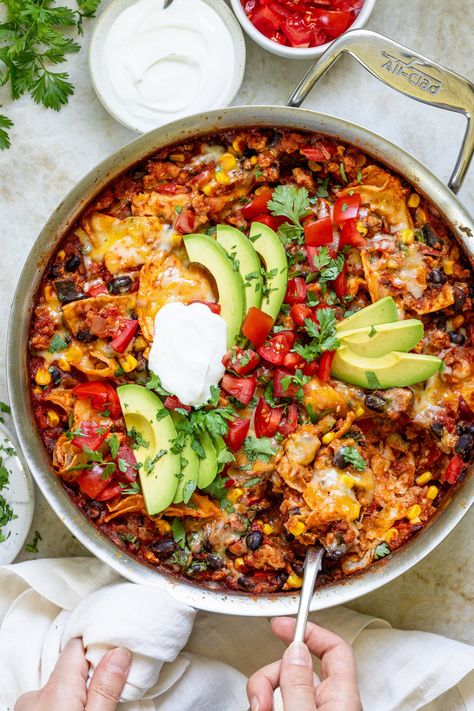 Enchilada Skillet Recipe, Salsa Verde Chicken Enchiladas, Natural Nurturer, Enchilada Skillet, Turkey Enchiladas, Easy Enchiladas, Slow Cooker Roast, Spanish Dishes, Dinner Dates