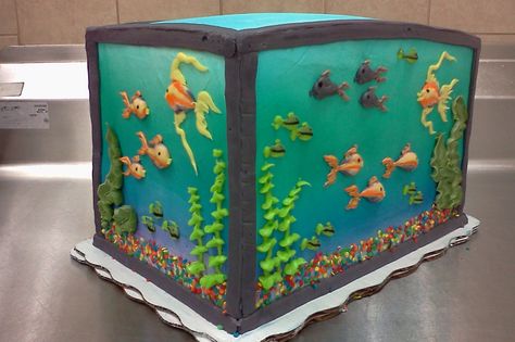 Birthday Cake Photos - piped buttercream fish tank Fish Tank Cake, Aquarium Cake, Mummy Cupcakes, Tank Cake, Ocean Cakes, Animal Cakes, Cake Making, Wilton Cakes, Fish Cake