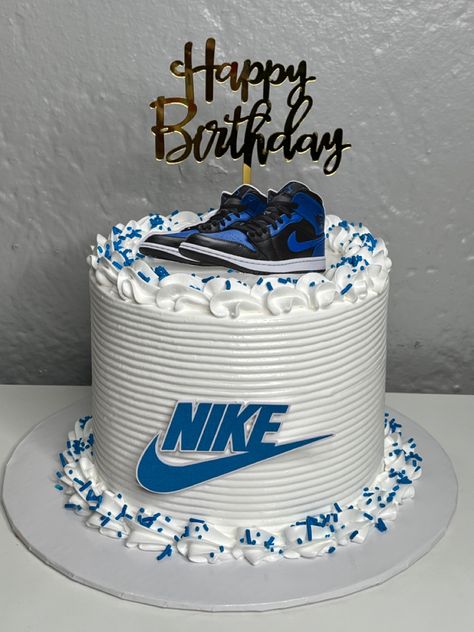 Sneaker Birthday Cake Ideas, Cake For 14th Birthday Boy, Cake For 16th Birthday Boy, 16 Birthday Cake For Boys, Nike Jordan Cake, 12th Birthday Cake Boy, Teen Boy Cake Ideas, Birthday Cake For Teen Boy, Cake For Teen Boy