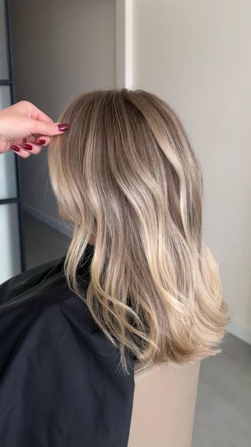 Gentle Blonde Balayage, Ash Blonde For Gray Hair, Medium Thick Blonde Hair, Lowlights For Blondes Medium Length, Grown Out Ash Blonde Hair, Beige Toned Blonde Hair, Shoulder Length Hair Ash Blonde, Cooler Blonde Balayage, Medium Length Natural Blonde Hair