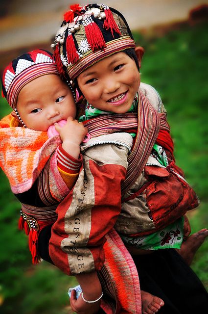 Faces of Northern Vietnam Travel Photo Wall, Baby Kostüm, Kids Around The World, Asian Kids, Awesome Recipes, Melting Pot, France Paris, Current News, People Of The World