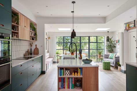 British Kitchen, Farrow Bal, Modern Contemporary Kitchen, Oval Room Blue, Shaker Kitchen, Kitchen Extension, Blue Kitchens, Kitchen Cabinetry, Wood Kitchen