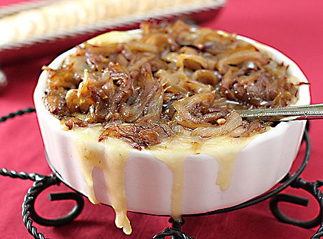 Baked Brie with Caramelized Onions Brie With Caramelized Onions, Brie Recipes, Delicious Appetizer Recipes, Baked Brie, Starters Recipes, Best Dishes, Caramelized Onions, Yummy Appetizers, Brie