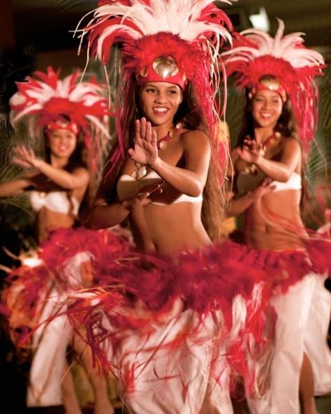 Poipu Beach Luau Tahitian Dancing, Hawaiian Costume, Tahitian Costumes, Ori Tahiti, Tahitian Dance, Polynesian Dance, Hawaiian Woman, Hawaiian Dancers, Polynesian Islands