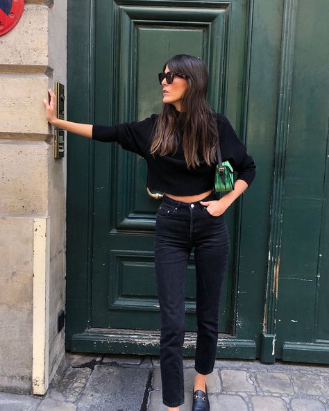 15 Fabulously Stylish French Women To Follow for Inspiration on Instagram - Hello Bombshell! Leia Sfez, Parisian Chic Style, Minimalist Capsule Wardrobe, Wearing All Black, Chic Aesthetic, Looks Black, Influencers Fashion, French Women, Sarah Jessica Parker