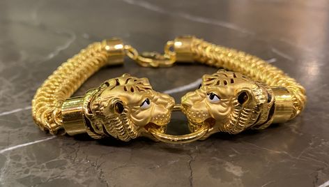 Lion bracelet in gold Tiger Gold Bracelet For Men, Mens Hand Kada Gold, Lion Bracelet Men Gold, Lion Kada Designs Gold For Men, Lion Kada For Men, Kadiyam For Men Gold, Gold Kappu, Lion Jewellery, Lion Head Jewelry