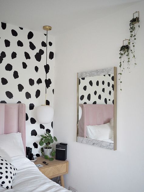 Hal Decor, Dekorasi Kamar Tidur, Dalmatian Print, Teen Bedroom Decor, Girl Bedroom Decor, Living Room Decor Apartment, Print Pink, Room Inspiration Bedroom, Room Ideas Bedroom