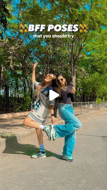 Dixita Patel | Theaugustgirl on Instagram: "Tag your BFF 👯‍♀️ ❤️  Sharing a few easy pose ideas that you can try with your BFF the next time you are in the mood for some cute pictures 🫶🏻💕  Let us know your favourite pose idea and save this for later 🙈🙈!! .   #bestie  #bestfriend #bestfriends #friend #pose #poses #posesforpictures #photography #photos #photo #photograph #howtopose #poseing #tip #pictip #reel #reels #reelitfeelit #feelkaroreelkaro #explore #feature #posingtips" Best Friend Street Pictures, Friends Photo Poses Ideas, Picture Poses For Two Friends, Photo Poses With Bestie, Poses Best Friend Photo Ideas, Fun Duo Poses, Besties Poses Photo Ideas, Photo Poses With Best Friend, Cute Bff Poses