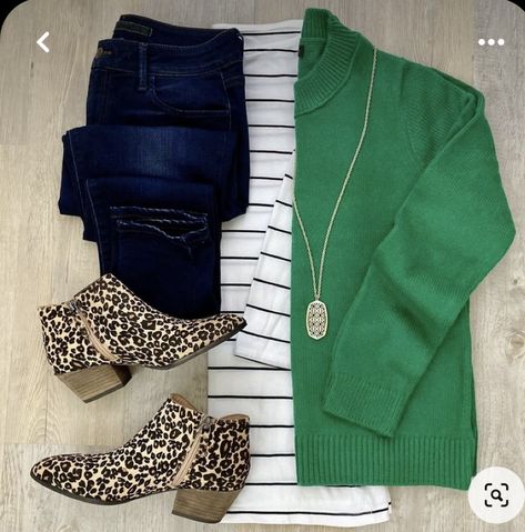 Green Cardigan Outfit, Green Sweater Outfit, Kelly Green Sweater, Green Cardigan, Cardigan Outfits, Casual Work Outfits, Early Spring, Green Sweater, Spring Summer Outfits