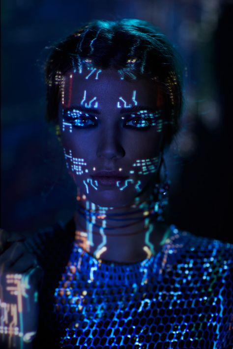 Projector Photography, Light Pictures, Art Spatial, Cyberpunk Girl, New Retro Wave, Cyberpunk Aesthetic, Conceptual Photography, Cyberpunk Art, Blade Runner