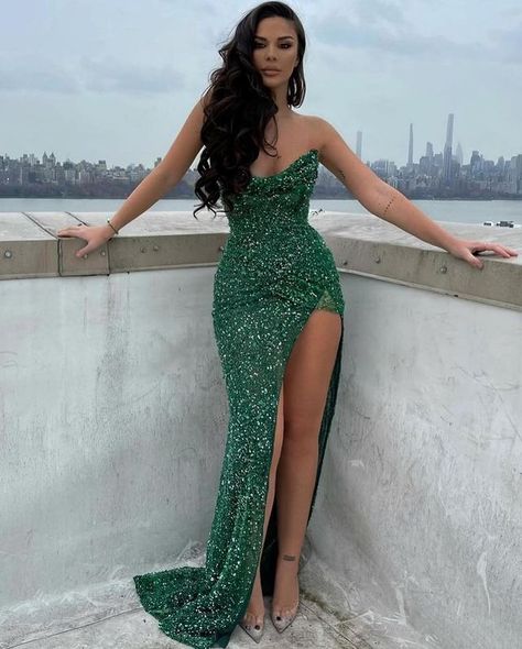 Classy Lebanese 🇱🇧🇰🇼 (@classylebanese) • Instagram photos and videos Simple Long Prom Dresses, Simple Prom Dress Long, Custom Prom Dress, Green Mermaid, Mermaid Sequin, Long Prom Dresses, Green Sequins, Halter Style, Mermaid Dress