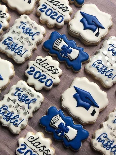 Senior Cookies Decorated, Graduation Cookie Designs, Graduation Icing Cookies, Graduation Sugar Cookies Decorated, Graduation Decorated Sugar Cookies, Graduation Party Cookie Ideas, Graduation Biscuits, Royal Icing Graduation Cookies, Grad Sugar Cookies