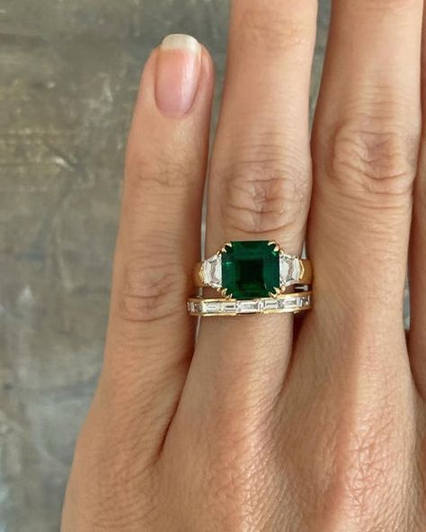 Emerald Engagement Rings, Green Engagement Rings, Emerald Engagement Ring Green, Emerald Wedding Rings, Engagement Ring Inspiration, Future Engagement Rings, The Zoe Report, Edwardian Jewelry, Colored Stones