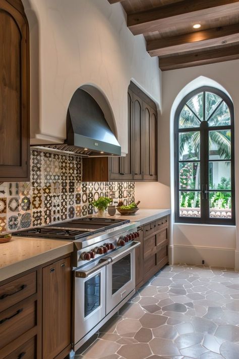 20 Breathtaking Spanish Mediterranean Kitchens to Fuel Your Design Dreams! - My Decor Inspo Kitchen Design Tuscan Style, Tuscan Kitchen Backsplash Ideas, Mediterranean Kitchen Cabinets, Italian Kitchen Design Tuscan Style, Tuscan Farmhouse Kitchen, Tuscan Kitchen Backsplash, Mexican Hacienda Kitchen, Spanish Inspired Kitchen, Italian Kitchen Ideas