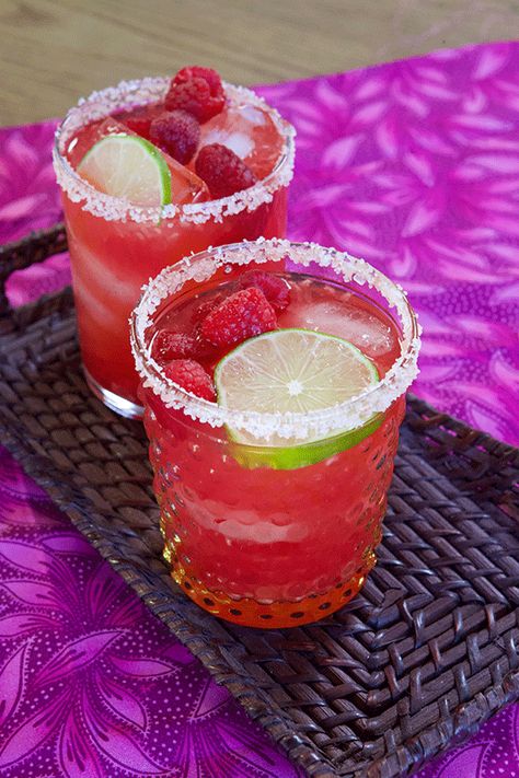 Valentines Margaritas, Raspberry Margarita Recipe, Valentines Drinks, Raspberry Margarita, Valentine Drinks, Valentines Dinner, Lime Margarita, Valentine Dinner, Valentines Day Dinner