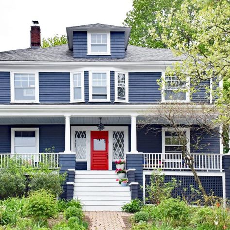 Navy Blue Houses, Dark Blue Houses, Red Door House, Best Front Door Colors, Blue Siding, Best Front Doors, Garage Door Types, Garage Door Styles, Red Front Door