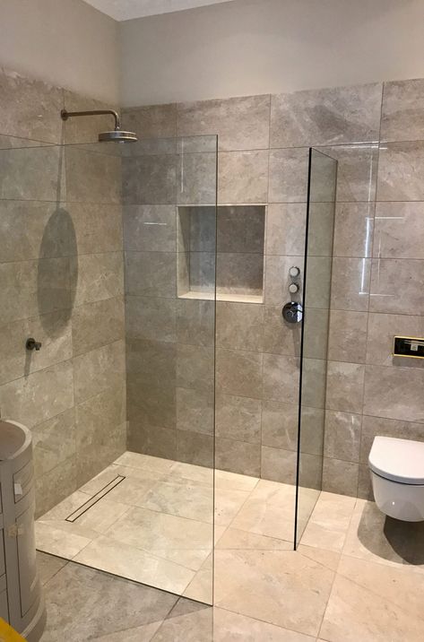 Ensuite Large Tiles, Wet Room Ensuite Small, Large Shower Room Ideas, Shower Room Interior Design, En Suite Shower Room Wet Wall, En Suite Tiles Ideas, En Suite Wet Room Ideas, Fully Tiled Shower Room, Shower Cubicle Tile Ideas