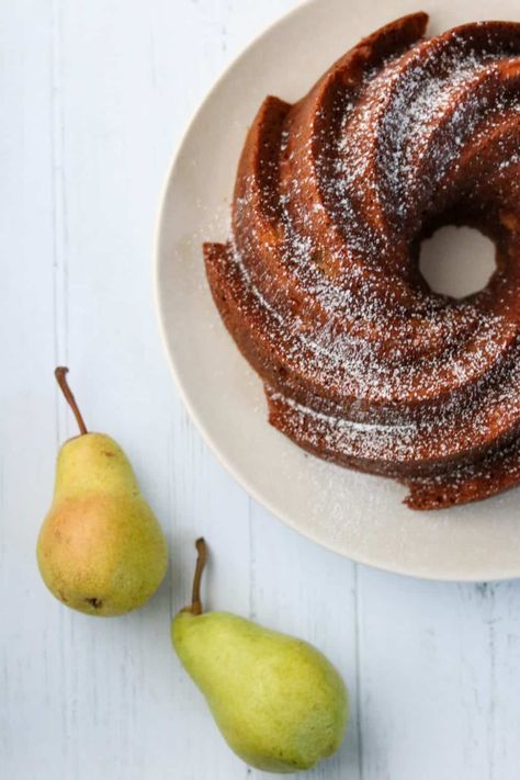 Pear Cardamom Bundt Cake Simple Bundt Cake, Cardamom Bundt Cake, Pear Cardamom, Shakeology Mug Cake, Pear Compote, Easy Bundt Cake, Cardamom Cake, Cake Calories, Roasted Pear