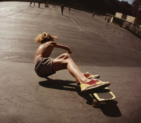 not really surfing but.. Hugh Holland, Long Skate, Old School Skateboards, Skate Photos, Skate And Destroy, Z Boys, X Games, Burton Snowboards, Paris Photo