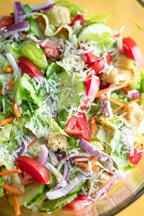 Simple Side Salad Recipe Salad Ingredients And Procedure, Main Course Salad, Simple Side Salad, Pickled Banana Peppers, Recipes With Ingredients, Freezing Vegetables, Homemade Italian Dressing, Side Salad Recipes, Seasonal Salad