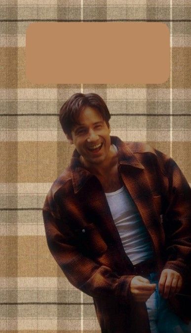 The X Files Lockscreen, Fox Mulder Wallpaper, Mulder Wallpaper, Fox Mulder Aesthetic, X Files Wallpaper, Hank Moody, Fox Mulder, David Duchovny, X Files