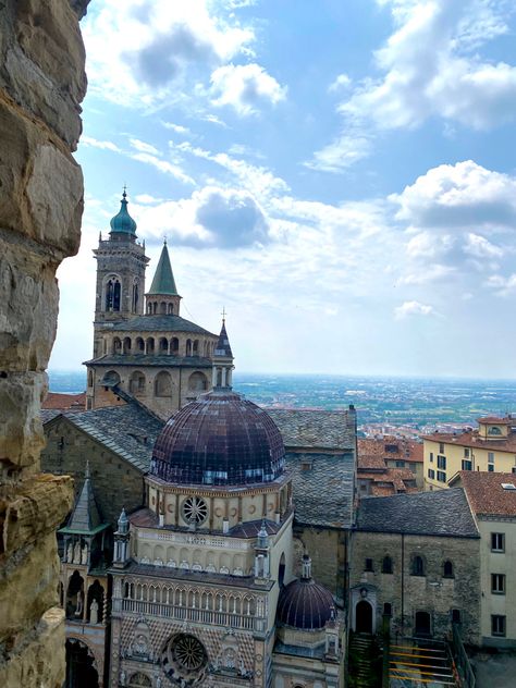 City On A Hill, Gondola Lift, Mediterranean Aesthetic, Bergamo Italy, Italy Street, Italian City, Italian Life, Italy Summer, Italy Aesthetic