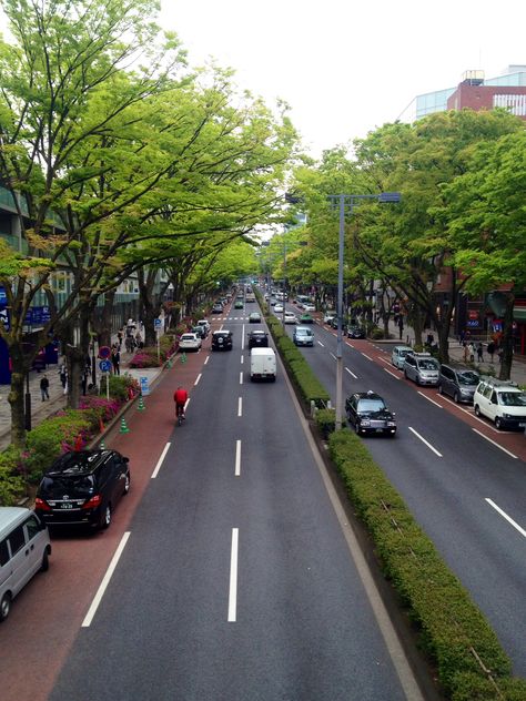 Road Median Landscape Design, Streetcar Suburb, Highway Architecture, Urban Spaces Design, Streetscape Design, Perjalanan Kota, Landscape And Urbanism Architecture, Urban Design Architecture, New Urbanism