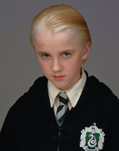 Pin for Later: Harry Potter: Where Are All the Kids Now? Draco Malfoy, played by Tom Felton Harry's nemesis Draco Malfoy was the young villain of Hogwarts, doing the bidding of Voldemort on the inside. Tom Felton Young, Harry Potter Villains, Young Harry Potter, Draco Malfoy Aesthetic, Harry Potter Kids, Lucius Malfoy, Tom Felton Draco Malfoy, Draco And Hermione, Draco Harry Potter