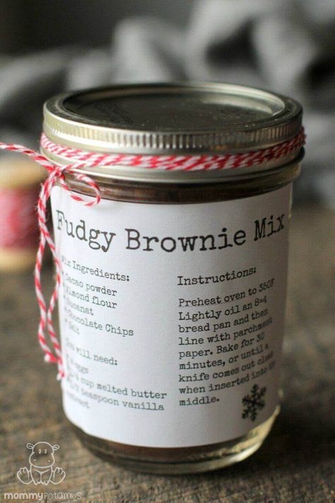 Mason Jar Brownie Mix Gift Idea ( Paleo and Gluten-Free) - Super quick and easy! Mason Jar Mixes, Brownies In A Jar, Mason Jar Cookies, Happy Jar, Mason Jar Meals, Gluten Free Brownies, Homemade Brownies, Brownies Recipe Easy, Mason Jar Gifts