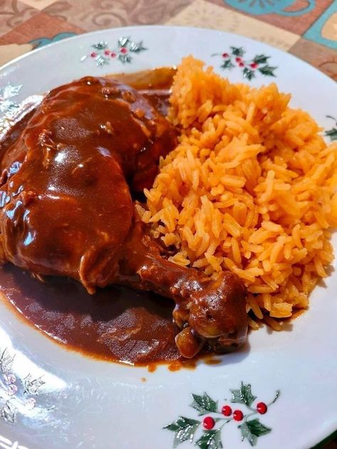 Chicken Mole Recipe, Rice For Dinner, Mole Recipe, Chile Pasilla, Traditional Mexican Dishes, Chicken Mole, Chicken Leg Recipes, Mole Sauce, Dried Peppers