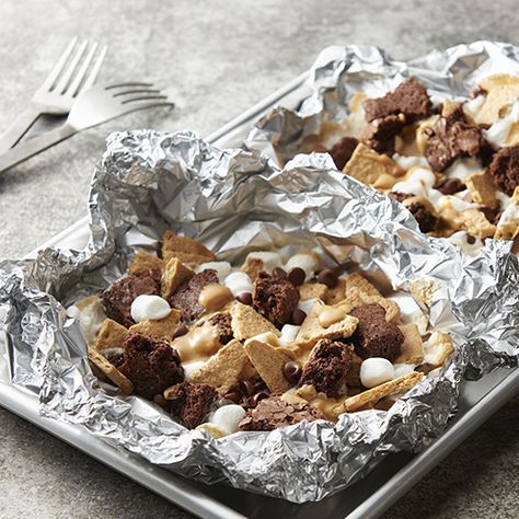 Foil Pack Desserts, Campfire Smores, Campfire S'mores, Foil Pack Dinners, Campfire Desserts, Foil Packet Dinners, Foil Dinners, Foil Pack Meals, Foil Packet Meals