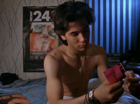 James Duval in Totally F***ed Up, 1993 by Gregg Araki James Duval, Gregg Araki, Doom Generation, Comedy Drama, Film Inspiration, Film Stills, Movies Showing, Cinematography, Short Film