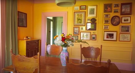 Ariel Bissett's Emma inspired dining room Ariel Bissett House, Pollinator Yard, Ariel Bissett, 60s Dining Room, Yellow Bedroom Walls, Interior Design Yellow, Colorful Rooms, Yellow Dining Room, Paint Inspo