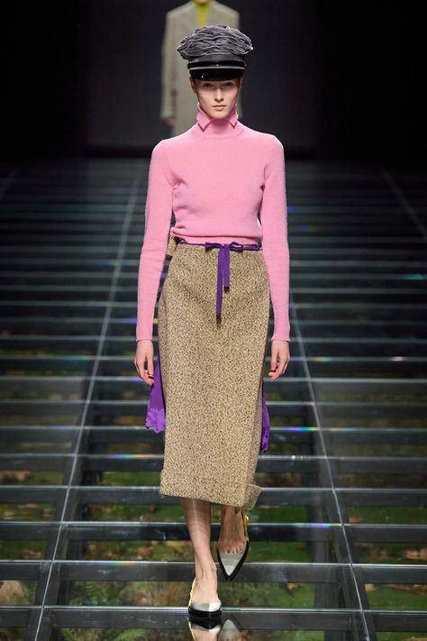 Prada Fall 2024 Ready-to-Wear Collection | Vogue Amsterdam Fashion, Casual Fashion Trends, Prada Collection, Milano Fashion Week, Runway Trends, 가을 패션, Fall 2024, Fashion Colours, Fall Trends