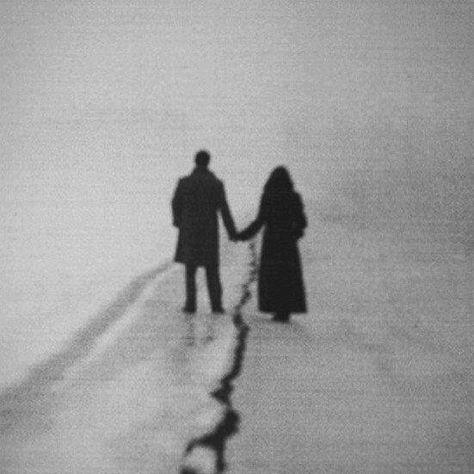 Walburga Black, Separate Ways, Foto Vintage, Black And White Aesthetic, Black N White, Pics Art, White Aesthetic, Two People, Art Abstrait