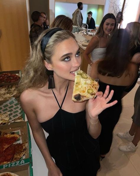 Lizzie Greene, Lizzy Greene, You're So Pretty, Someone New, Favorite Pins, Celebrity Pictures, Marry Me, Face Claims, Nickelodeon