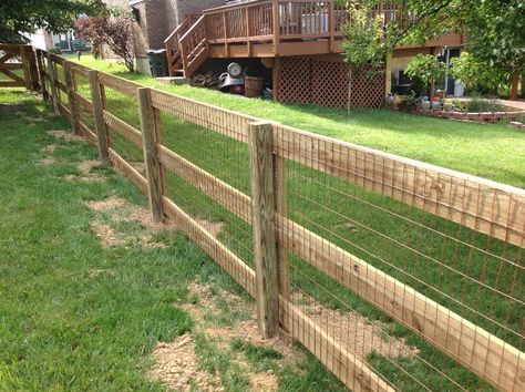 Cheap Cattle Fence Ideas, Cheap Farm Fence Ideas, Cow Fencing, Farm Fence Ideas Country Life, Ranch Fence Ideas, Goat Fence Ideas, Farm Fence Diy, Farm Fence Ideas, Backyard Fence Design