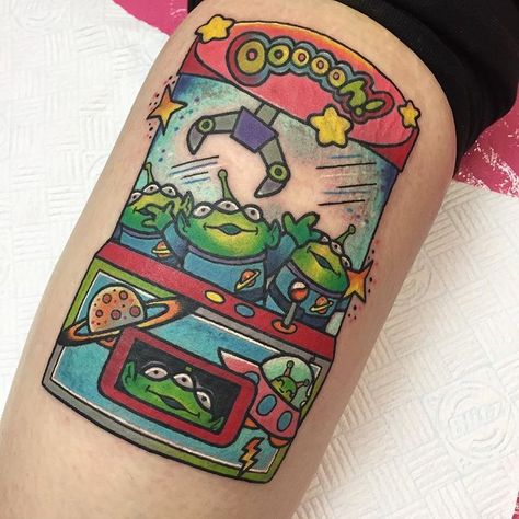 Toy Story Tattoo Ideas, Story Tattoo Ideas, Toy Story Tattoo, Story Tattoo, Cool Tattoo, Machine Tattoo, Kawaii Tattoo, Claw Machine, New School Tattoo