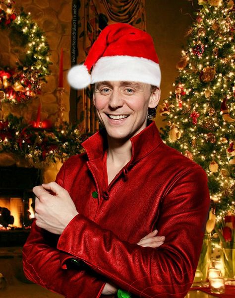 Merry Christmas Tom Hiddleston!🎄🎁💚❤️👍🏽 Loki Funny, The Hollow Crown, Types Of Boyfriends, Thomas William Hiddleston, Merry Christmas To All, Loki Marvel, Loki Laufeyson, Tom Hiddleston Loki, Christmas Night