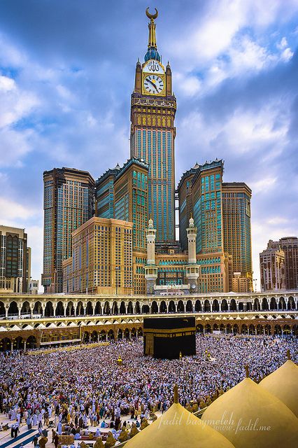 Kaabah Masjidil Al-Haram & Zam-zam Clock Tower, Mecca, Saudi Arabia . Mecca Images, La Mecca, Mecca Masjid, Mecca Kaaba, Masjid Al Haram, Mecca Wallpaper, Beautiful Mosques, المملكة العربية السعودية, Islamic Images