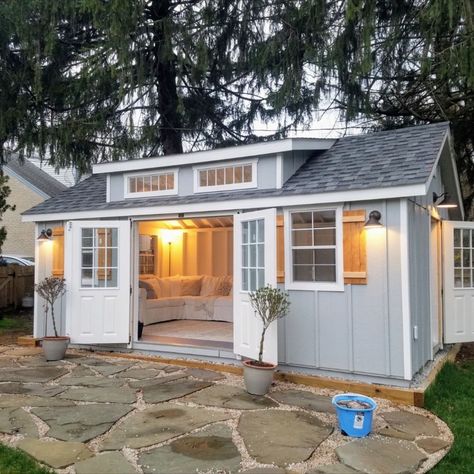 She Shed Exterior, Guest House Shed, Backyard Guest Houses, Pool Shed, Shed Office, Small Backyard Design Layout, Shed Decor, Shed Interior, Small Backyard Design Ideas