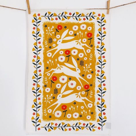 Test shot of new Dancing Hares Tea Towel #shopsmall #shoplocal #shophandmade #artistoninstagram #siansummerhayes #sewingforever #shoplocal #uniqueproducts #kitchen #homewares #kitcheninspo #surfacepatterndesign #textiles #teatowels #hares #haresofinstagram #yellow #kitchentowel Flower Doodle, 귀여운 음식 그림, Kitchen Textiles, Folk Style, Scandinavian Folk Art, Towel Kitchen, Folk Fashion, Scandinavian Art, Fun Craft