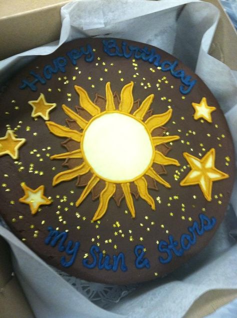 Sun And Moon Party Decorations, Sun And Moon Cake, Cheesecake Cake Pops, Lunch Box Cake, Stars Cake, Sweet 16 Party Themes, Sun Cake, Moon Birthday, Cake Pop Decorating