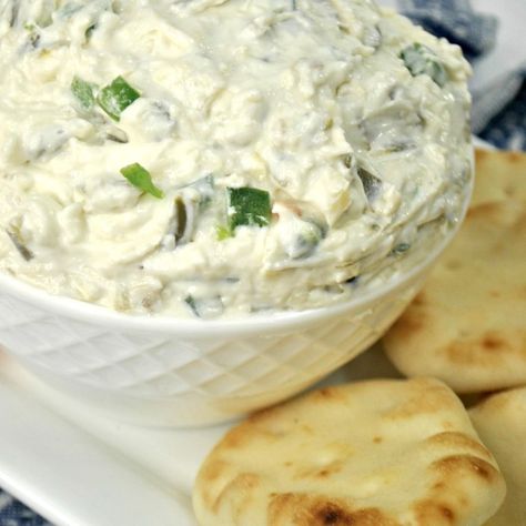 Artichoke Jalapeno Dip; Cream Cheese, Parmesan, Sour Cream and Mayo combine with flavourful marinated Artichokes and spicy Jalapeno in this amazing dip. #diprecipes #artichikedip #diprecipesartichoke Jalapeno Artichoke Dip, Dip Cream Cheese, Artichoke Jalapeno Dip, Jalapeno Dip Recipes, Cold Appetizer, Marinated Artichokes, Cucumber Dip, Jalapeno Dip, Single Serve Desserts