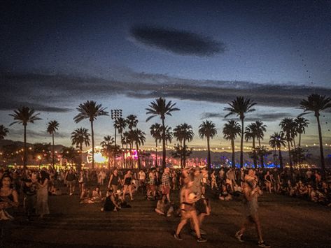 Coachella At Night, Coachella 2014 Aesthetic, 2010s Coachella, Coachella California, Coachella 2014, Coachella 2017, Polo Field, Coachella Music Festival, Coachella Music