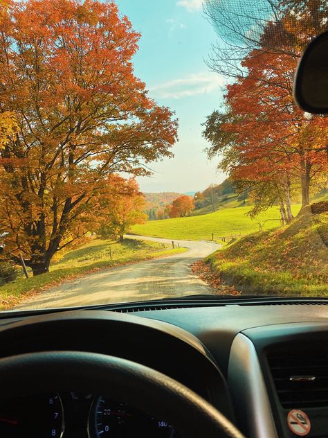 Fall Wonderland, Road Trip Aesthetic, Road Trip Checklist, Trip Checklist, Road Trip Kit, Woodstock Vermont, Vermont Fall, Trip Aesthetic, Fall Road Trip