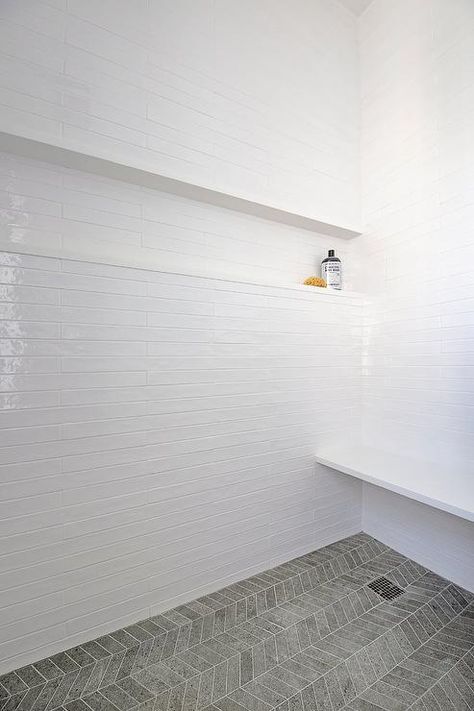 White Marble Shower, Marble Shower Walls, Subway Tiles Bathroom, Walk In Shower Designs, Shower Floor Tile, Patterned Floor Tiles, Transitional Bathroom, Beachy Vibes, Shower Niche