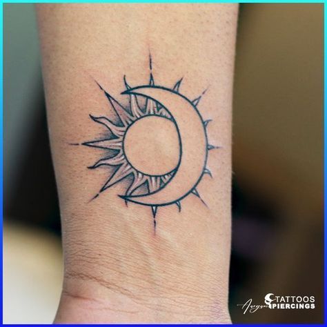 Ways Tattoos, Amazing Tattoos, Moon Minimal, Meaningful Tattoo, Tato Tradisional, Moon Sun Tattoo, Stunning Tattoos, Sun Tattoo Designs, Drawing Styles