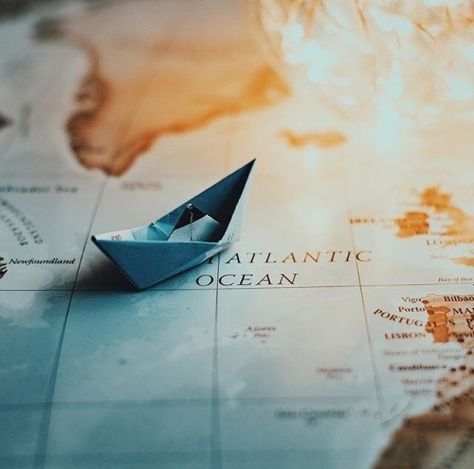 Boat Aesthetic, Origami Boat, Just Deal With It, Blue Boat, Adventure Aesthetic, Boat Art, Paper Boat, Profile Pictures Instagram, Travel Photography Inspiration